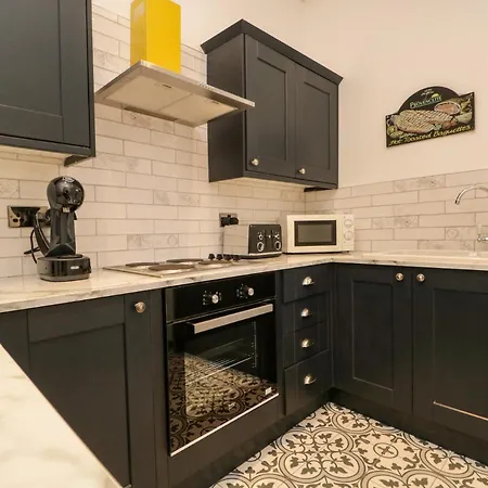 Stones Throw Apartment