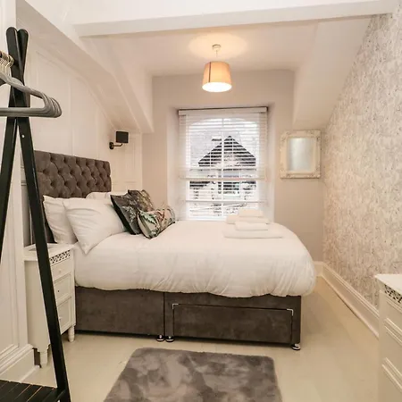 Apartment Stones Throw *
